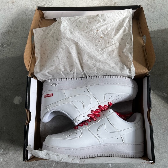 Supreme Nike Air Force 1 Mens 8.5 - Picture 1 of 4